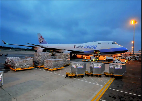 Из Гуанчжоуской международной логистической компании &quot;Дорога к двери&quot; Global Logistics